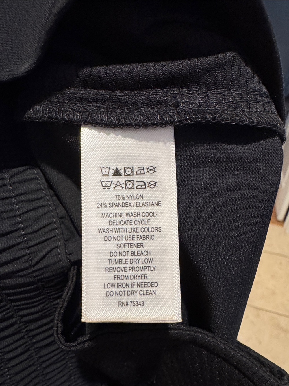 Women’s Tommy Bahama Black Performance Stretch Pants. NWT Size Large - Picture 4 of 4